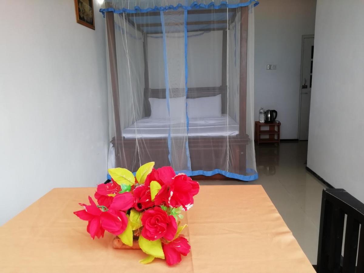 Rainbow Beach Resort Ambalangoda  Buitenkant foto
