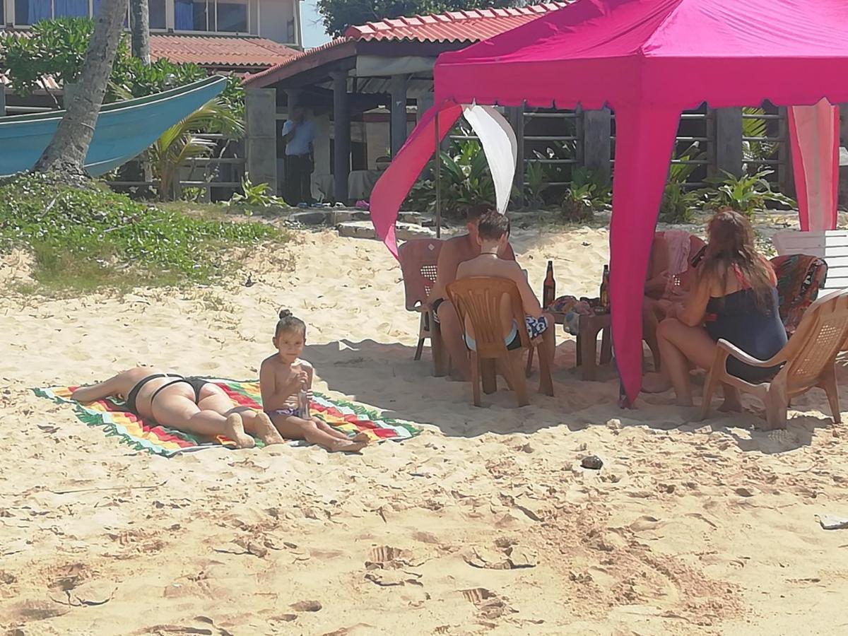 Rainbow Beach Resort Ambalangoda  Buitenkant foto